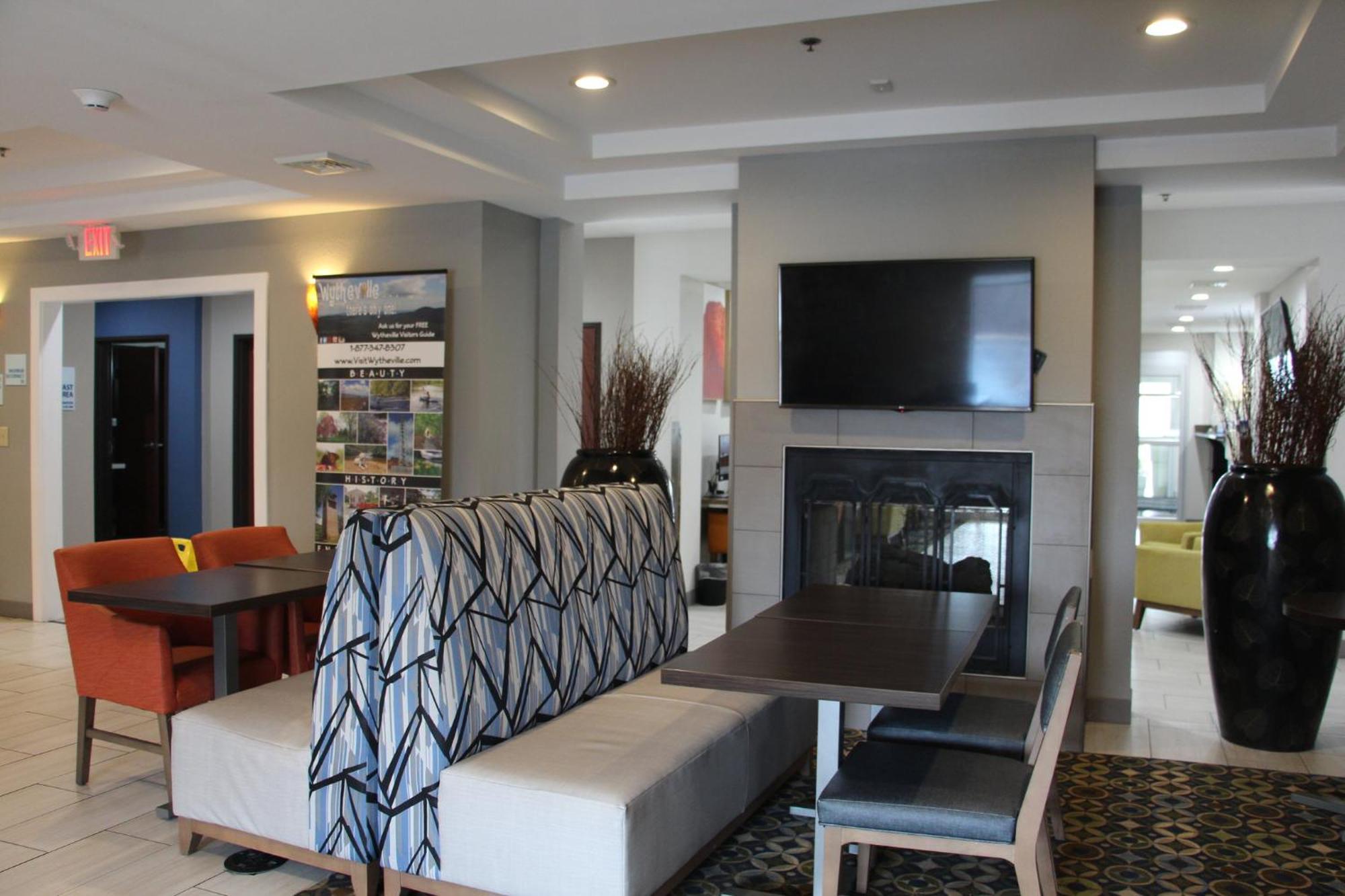 Holiday Inn Express & Suites Wytheville By Ihg Kültér fotó